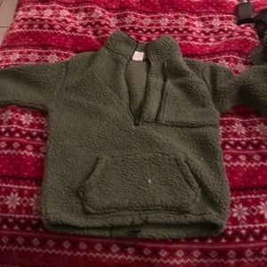 Size small fits like M